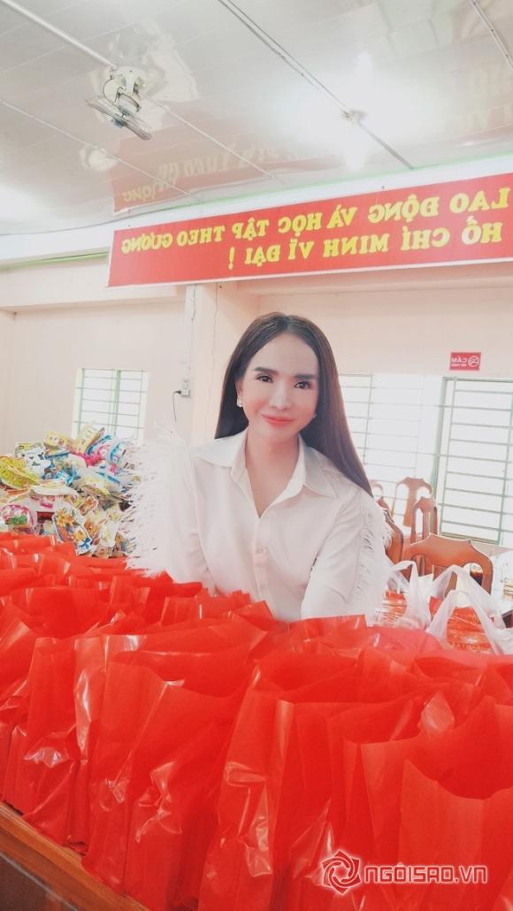 img20190913102625-ngoisao.vn-w1440-h2560 1 Hot girl trần đoàn,trần đoàn làm từ thiện,mỹ nhân chuyển giới