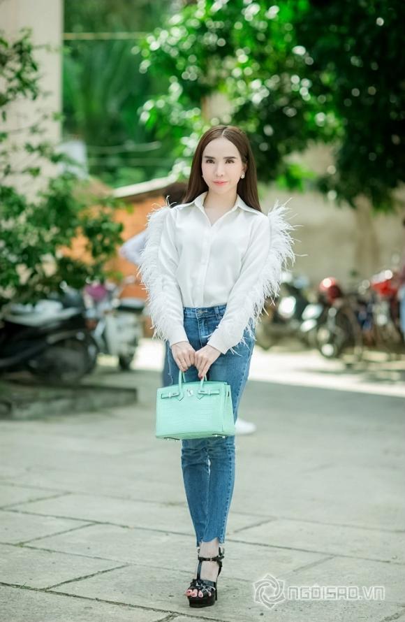 img20190917133953-ngoisao.vn-w1603-h2462 13 Hot girl trần đoàn,hot girl chuyển giới,trần đoàn làm từ thiện