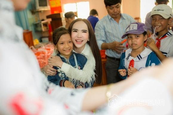 img20190917134119-ngoisao.vn-w2560-h1706 6 Hot girl trần đoàn,hot girl chuyển giới,trần đoàn làm từ thiện