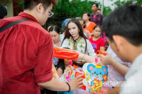 img20190917134154-ngoisao.vn-w2560-h1706 1 Hot girl trần đoàn,hot girl chuyển giới,trần đoàn làm từ thiện