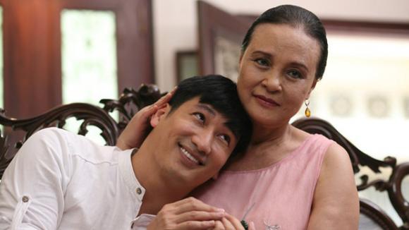 diễn viên Minh Cúc, hoa hồng bên ngực trái sao Việt