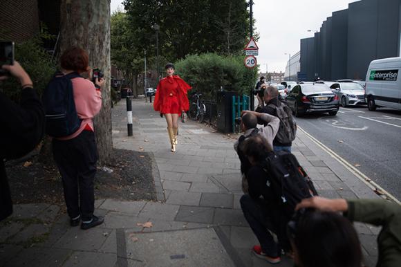 Khánh linh the face,người mẫu khánh linh,London Fashion Week