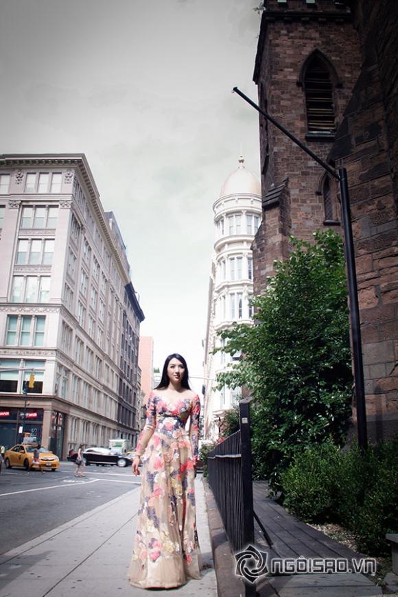 Áo dài của Võ Việt Chung đẹp lãng mạn giữa New York