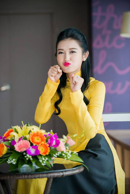 1001 “sắc thái” mặt xấu dễ thương của hoa, á hậu Việt - 1