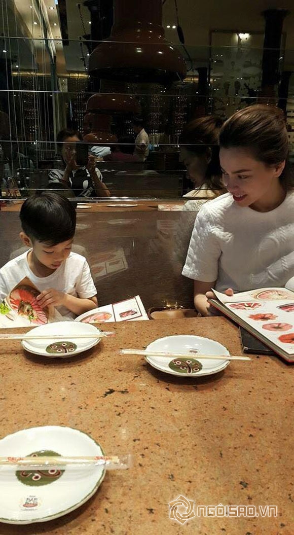 Hồ Ngọc Hà đưa Subeo đi ăn tại nhà hàng hạng sang 4
