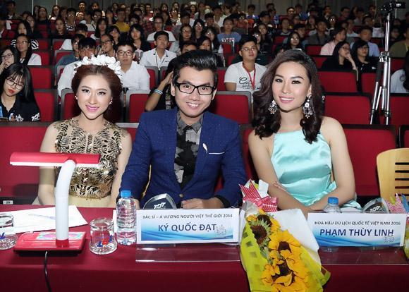 Á vương Ký Quốc Đạt,Ký Quốc Đạt,Á khôi Tôn Hồng Hoa,Tôn Hồng Hoa