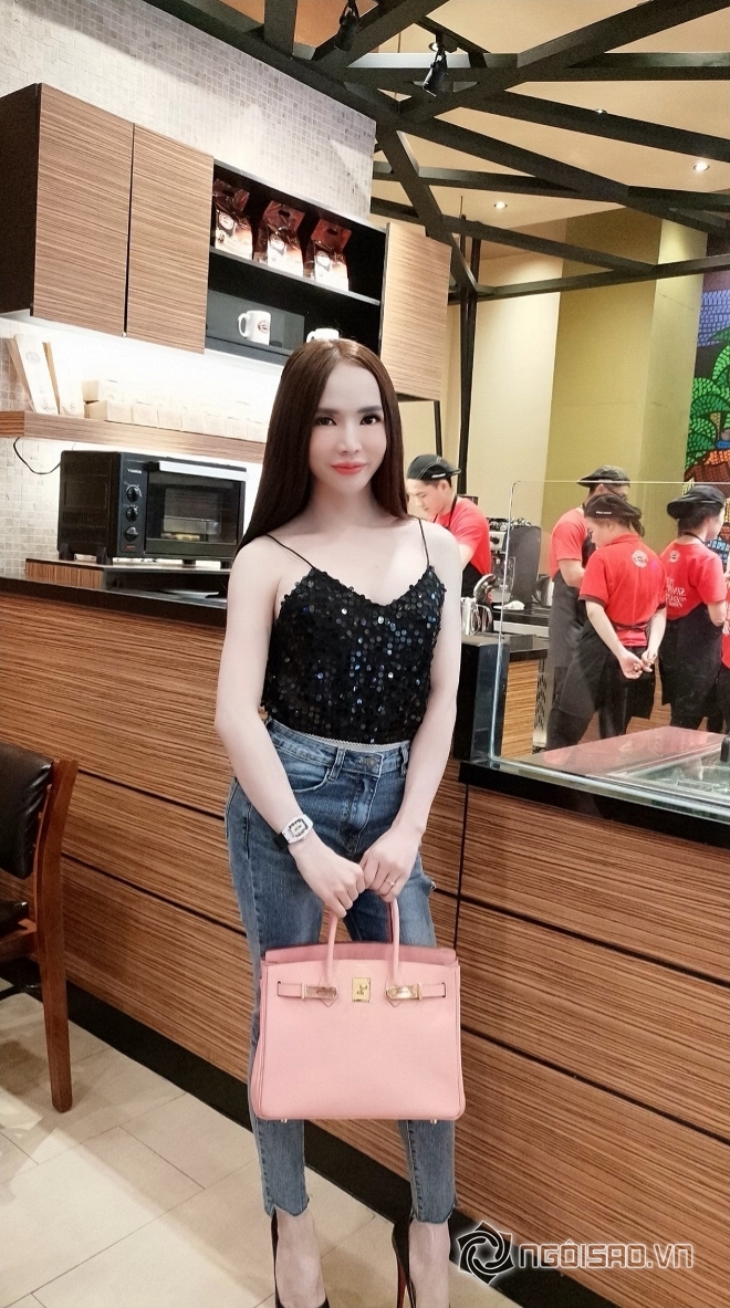 Hot girl trần đoàn,hot girl chuyển giới,trần đoàn làm từ thiện